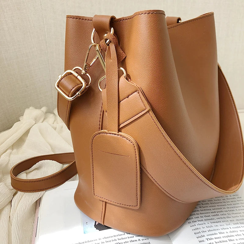 Premium Minimalist Large Capacity Tote Purse with Detachable Pouch for Work, Travel, and Everyday Sophisticated Styling