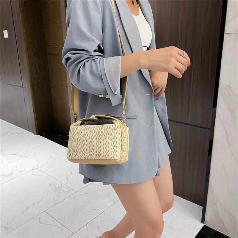 Boho Summer Straw Woven Crossbody Bag – Casual Beach Shoulder Bag with Leather Strap
