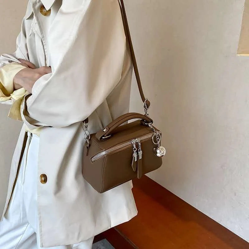 Aura Bags Chic White Textured Boxy Crossbody Bag with Silver Hardware