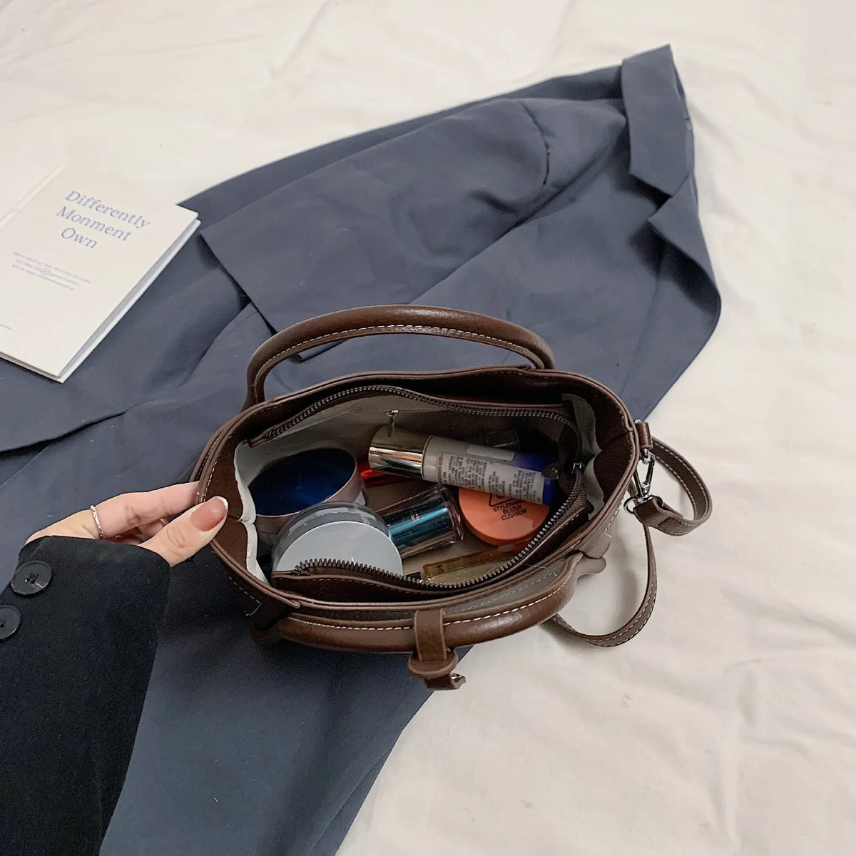 Minimalist Contrast Stitching Top Handle Tote Bag