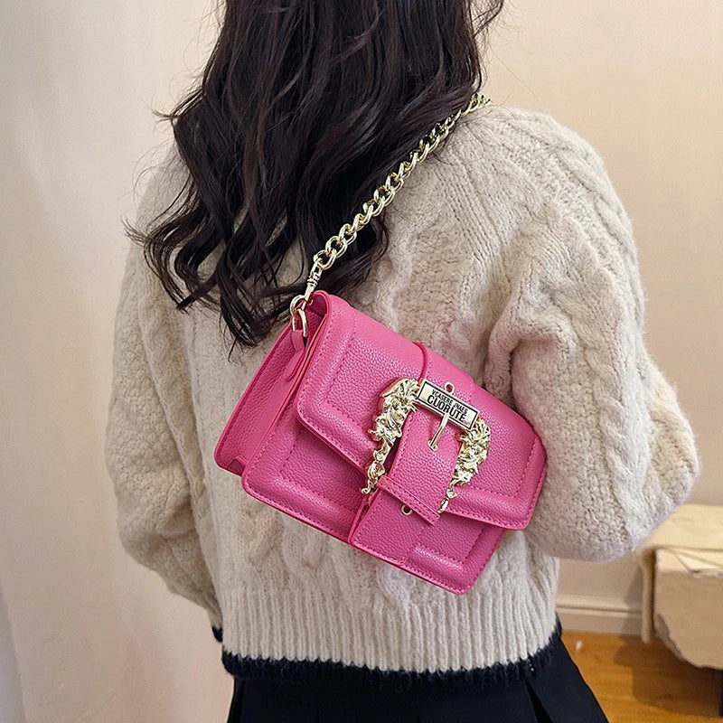 Chic Off-White Flap Shoulder Bag – Elegant Vintage Gold Buckle Satchel