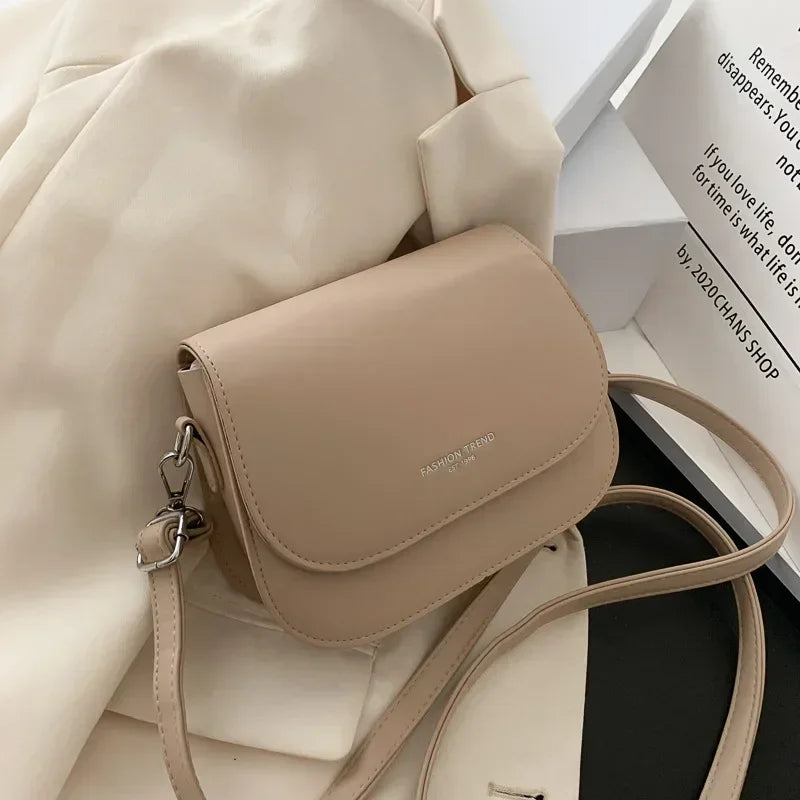 Aura Bags Chic Pastel Lavender Crossbody Bag with Flap Closure