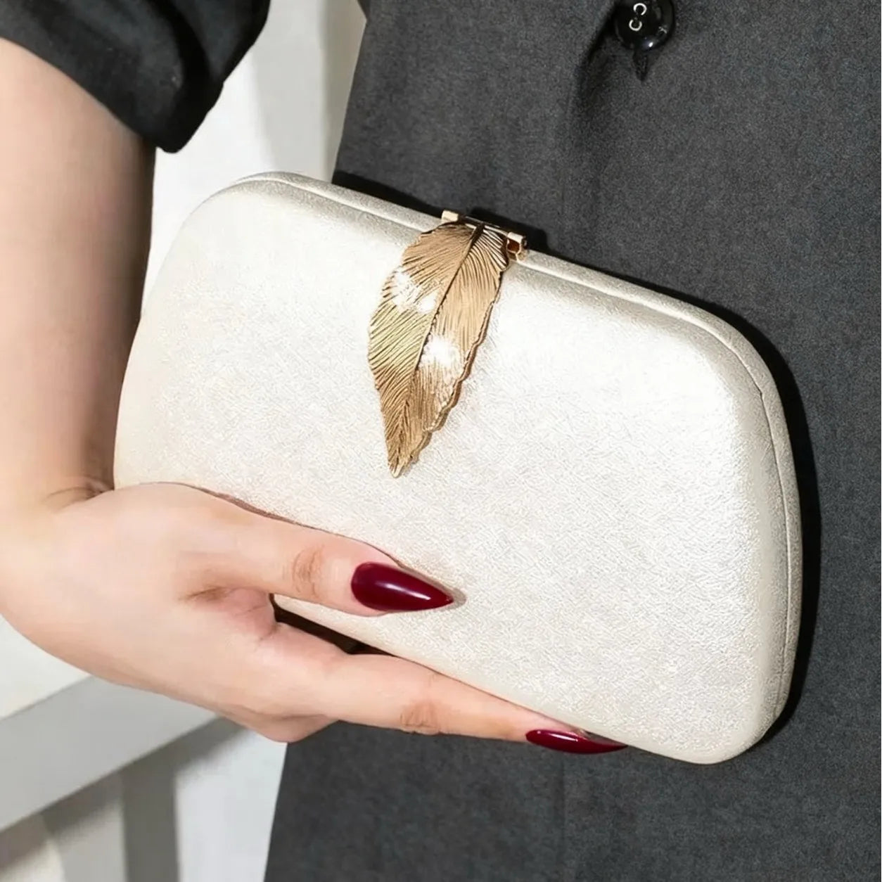 The Ultimate Wedding & Party Velvet Leaf-Clasp Clutch Bag 🍷✨
