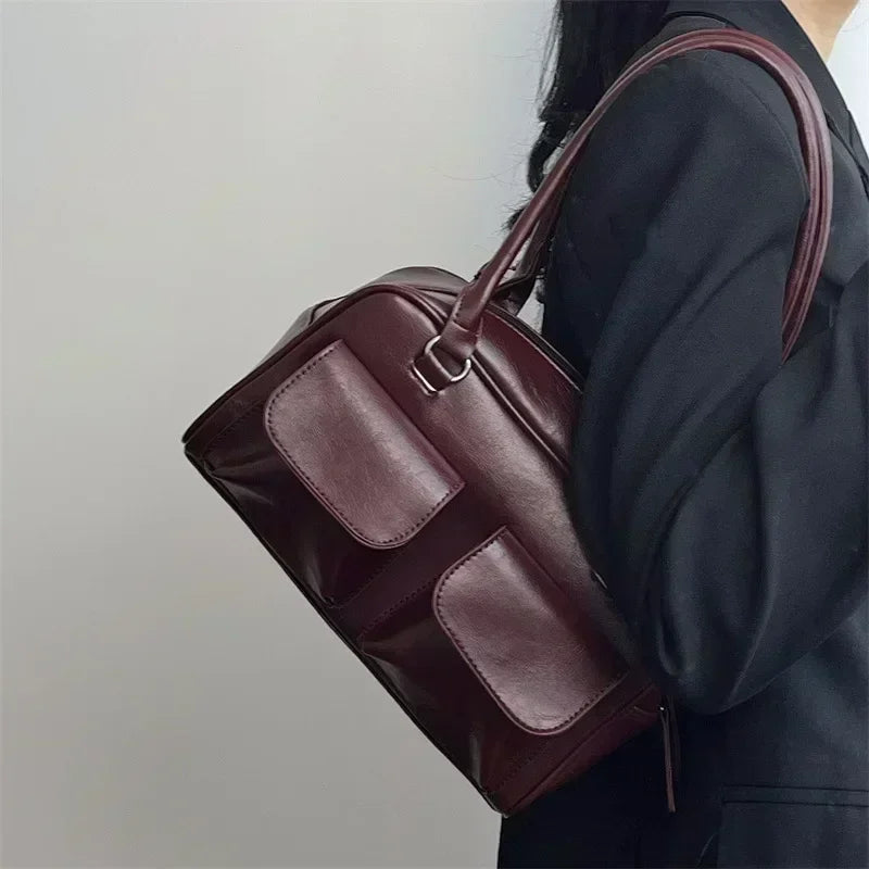 Retro Y2K Glossy Black Utility Bowling Bag – Minimalist Streetwear Shoulder Purse
