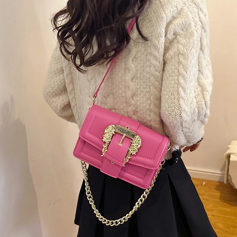 Chic Off-White Flap Shoulder Bag – Elegant Vintage Gold Buckle Satchel