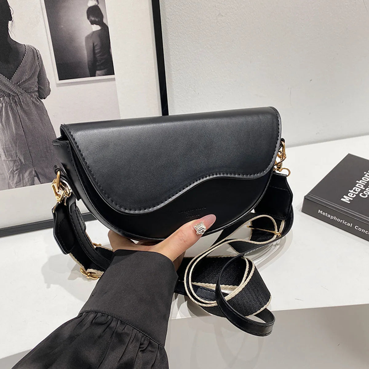 Vintage Brown Leather Saddle Crossbody Bag | Trendy Wide Strap Shoulder Purse ✨