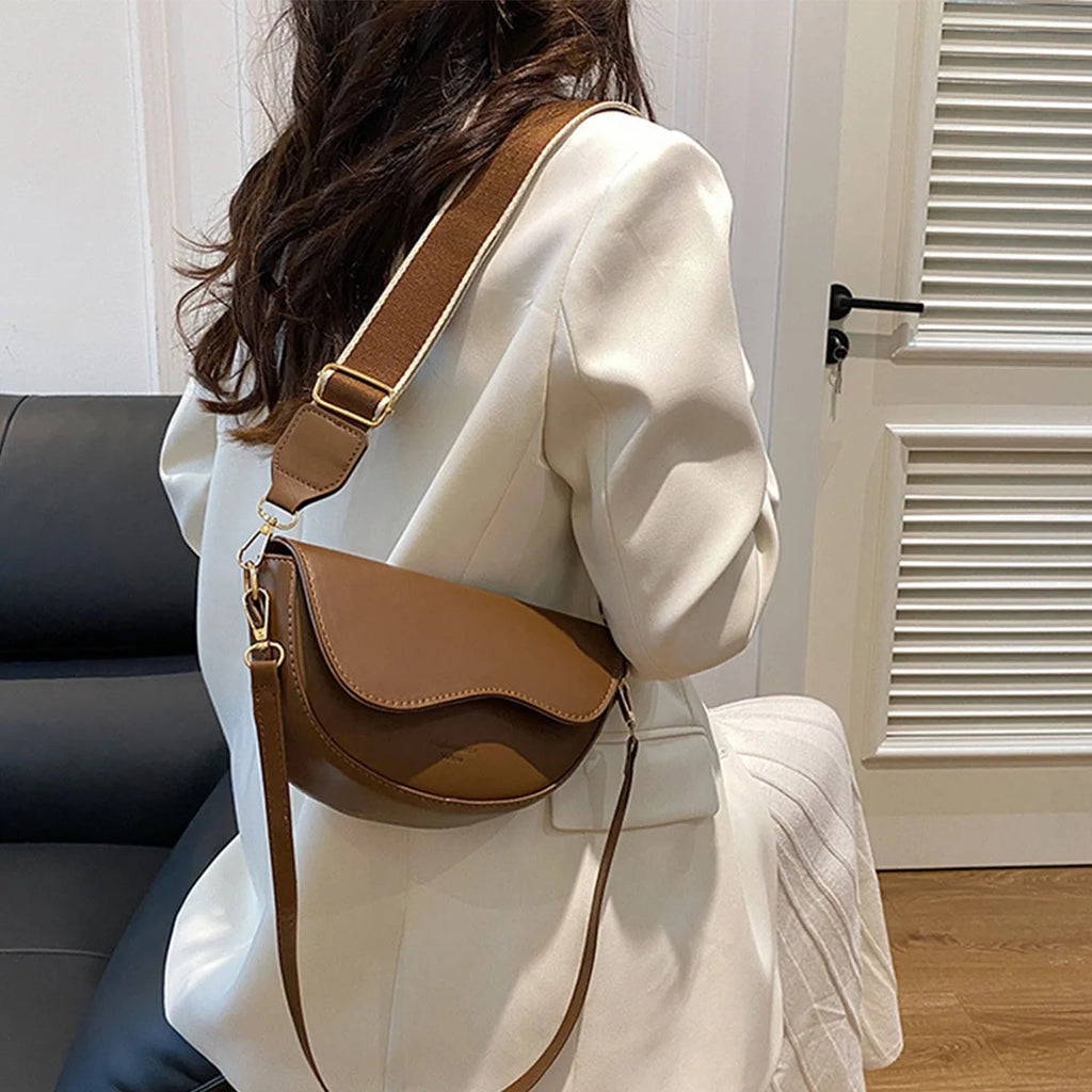 Vintage Brown Leather Saddle Crossbody Bag | Trendy Wide Strap Shoulder Purse ✨