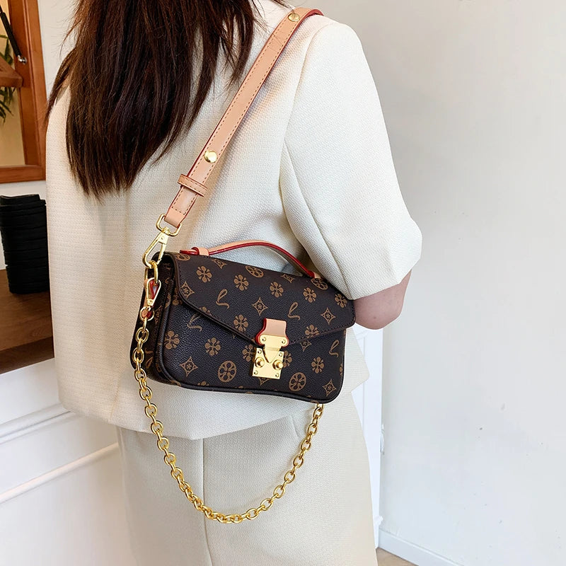 Classic Printed Messenger Bag – Chic Shoulder Bag with Gold Lock Accent